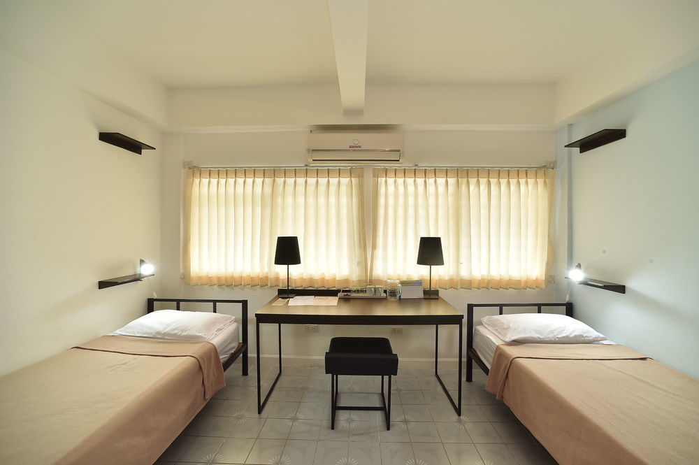 G9Bangkok Hostel Exterior photo